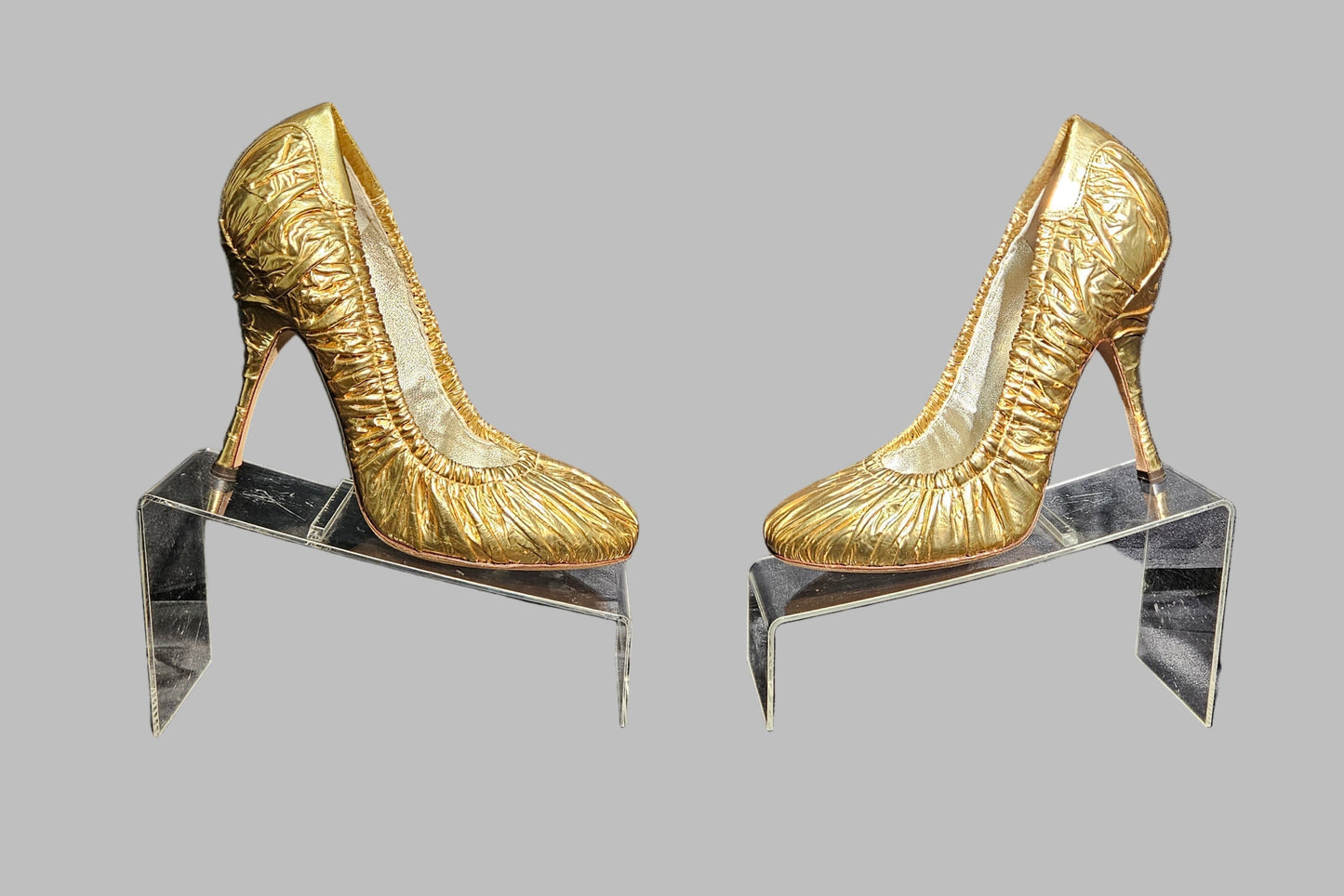 Loved By Lea: Dolce & Gabbana Gold Pump (EU 39)