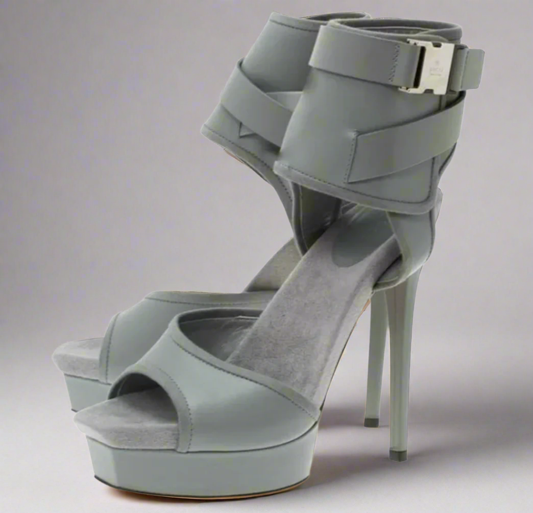 Loved By Lea: Gucci Grey Leather Gail Platform Sandals – Size 8.5/38.5 with Box