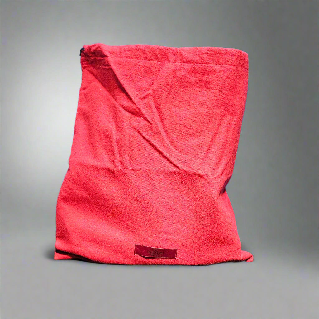 Red dust bag