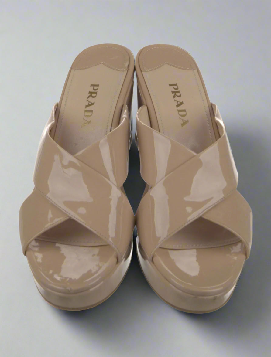 Loved By Lea: Pre-loved Prada Patent Leather Platform Slides – Fair Condition, Neutral, EU 40.5/US10.5