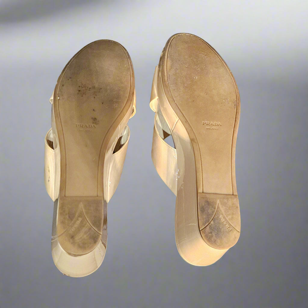 Loved By Lea: Pre-loved Prada Patent Leather Platform Slides – Fair Condition, Neutral, EU 40.5/US10.5