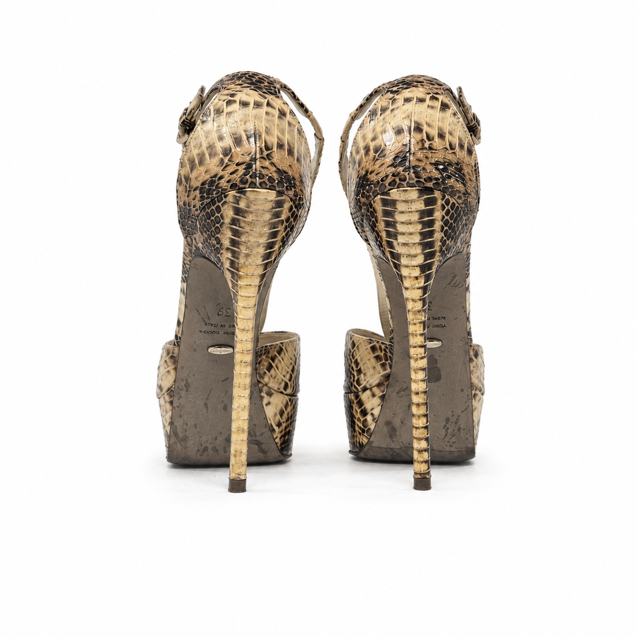 Sergio Rossi sole close-up showing brand medallion, Vero Cuoio and Made in Italy markings