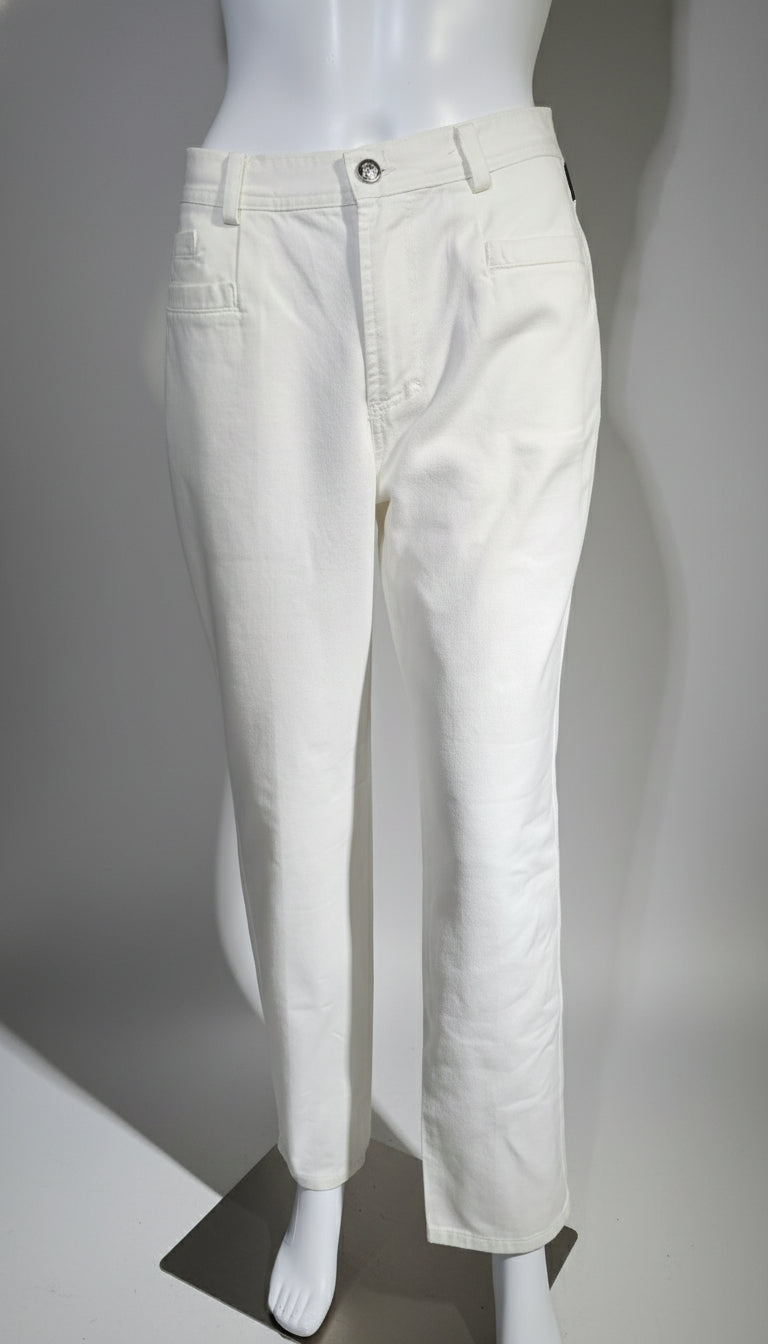 White pants on a mannequin against a plain background